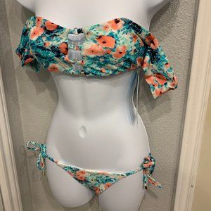 NWT Beach Bunny Off Shoulder Bikini Set